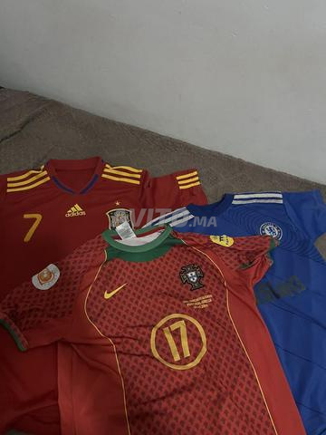 T-shirts anciens en bon état, très bien, quelque chose de bien