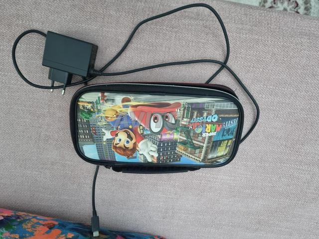 Nintendo Switch V2 3900 dh légèrement négociable - 2