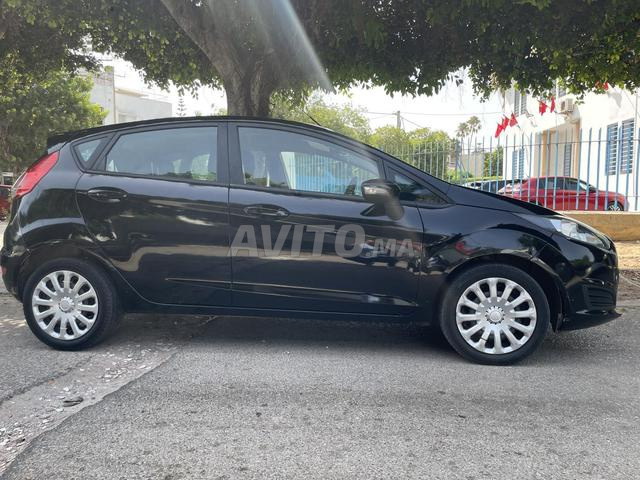 Ford Fiesta Diesel Manuelle 2016 à Rabat - 2