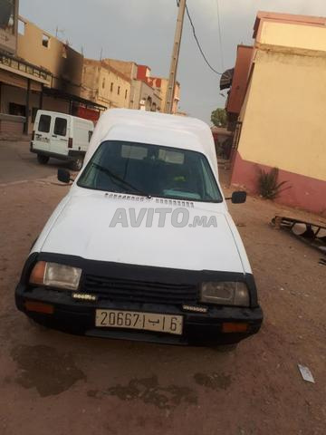 Voiture propre, papiers payés, moteur neuf - 2