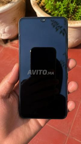 Téléphone encore neuf, tout est propre - 2