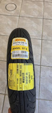 Pirelli Angel GT II – Pneu avant neuf