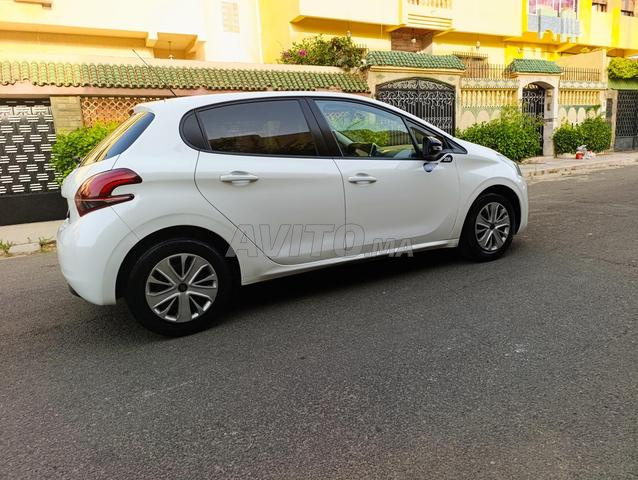 Peugeot 208 2016 - 2