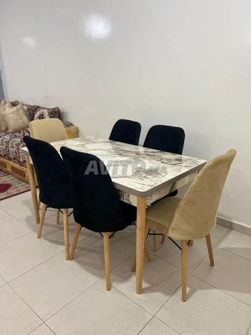 طاولة غرفة طعام مع 6 كراسي - 2