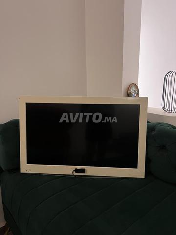 TV LCD 32 pouces et récepteur satellite Echolink
