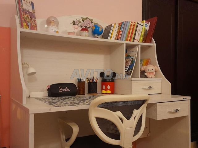 Bureau avec chaise en bon état - 2