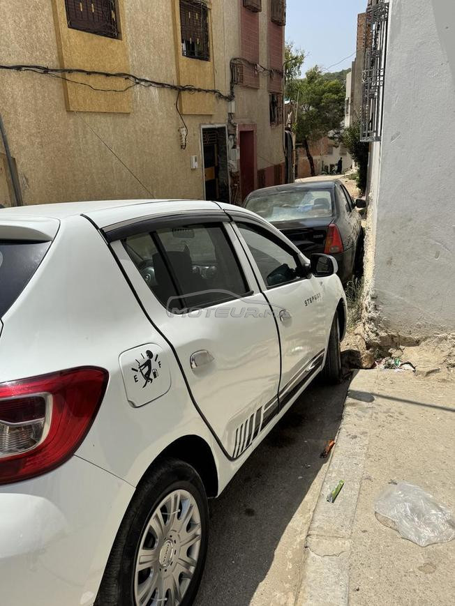 داسيا سانديرو 