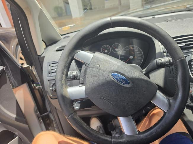 Ford C Max bien entretenue