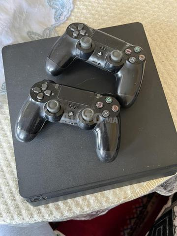 Playstation 4 Slim - 2