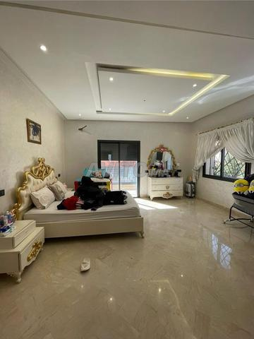 VILLA DE HAUT STANDING À VENDRE ABWAB MARRAKECH