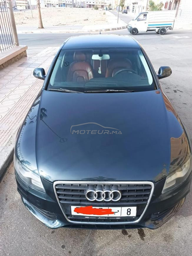 Audi A4 Essence Manuelle 2010 à Laâyoune