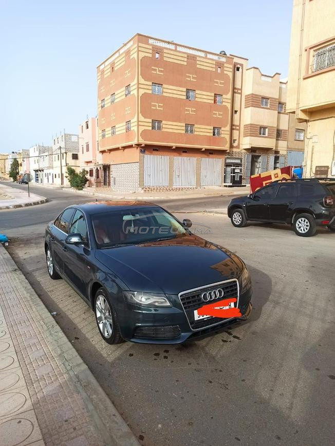 Audi A4 Essence Manuelle 2010 à Laâyoune