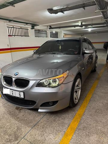 BMW الفئة الخامسة بنزين يدوي 2003 في الدار البيضاء