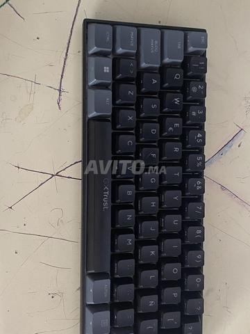 Clavier mécanique avec switchs rouges