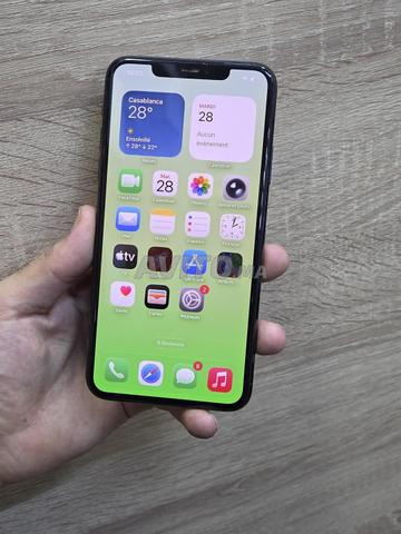 iPhone 11 Pro Max 64 Go 100. Batterie changée, c'est bon - 2