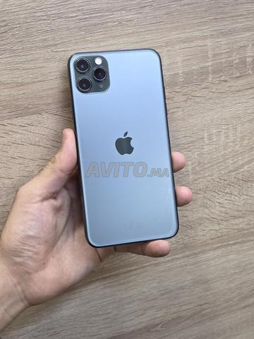 iPhone 11 Pro Max 64 Go 100. Batterie changée, c'est bon