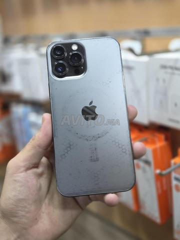 iPhone 12 Pro Max 256 Go Batterie 80% Écran changé