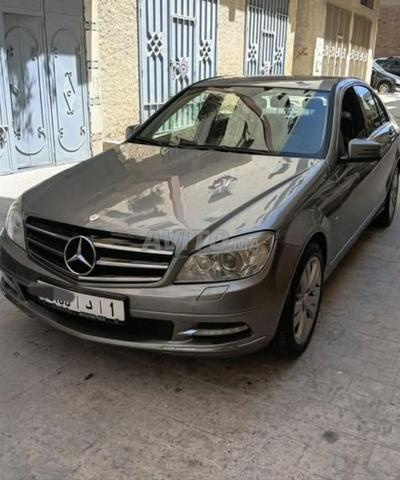 مرسيدس سي 220 موديل 2011