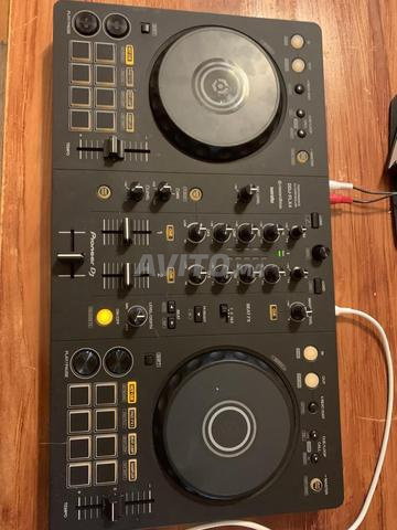 DDJ FLX4 (DJ Table / Controller) - 2