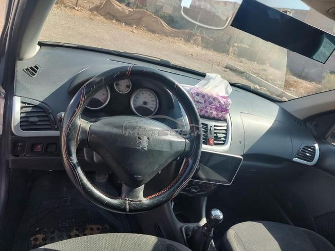 سيارة Peugeot 206