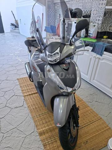 سكوتر هوندا SH 300 سي سي للبيع