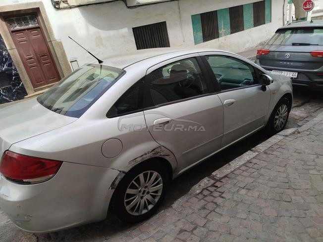 Je met en vente ma Fiat Linea en très bon état. 
