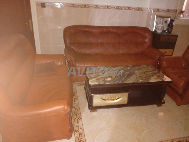Salon de luxe (cuir) avec table