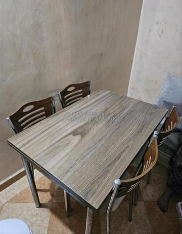 Table à manger de bonne qualité