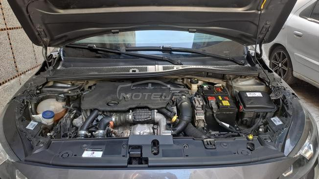 Peugeot 208 toute option à vendre 