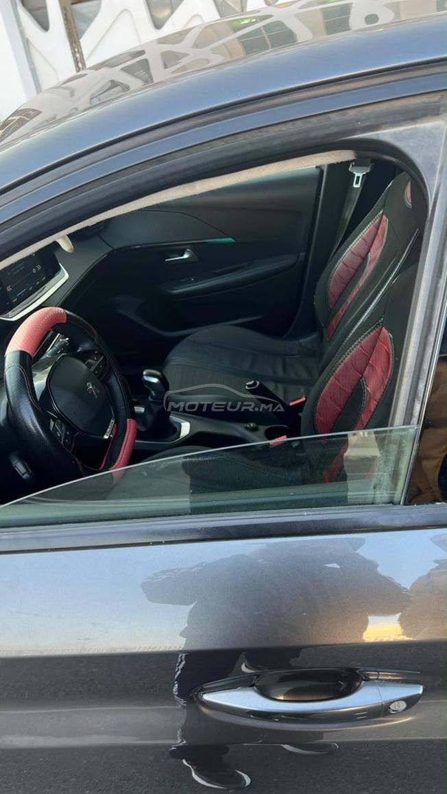 Peugeot 208 toute option à vendre 