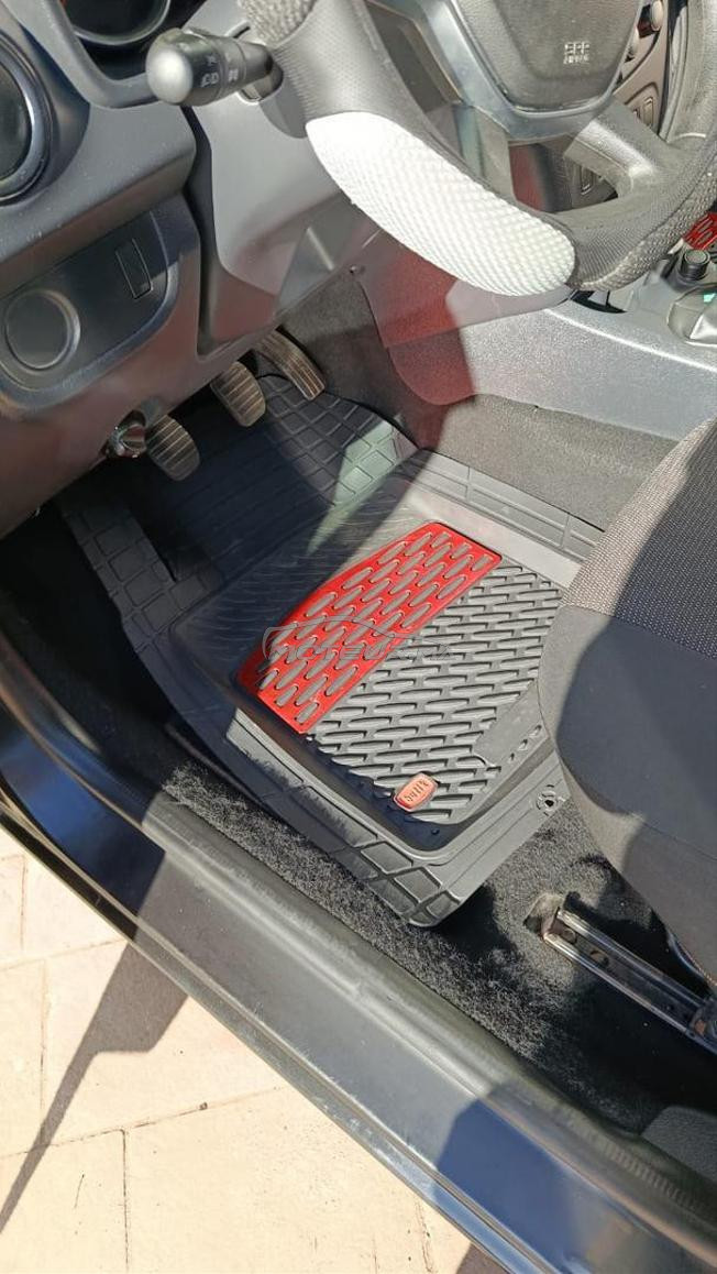 dacia logan ba9a n9ya 
