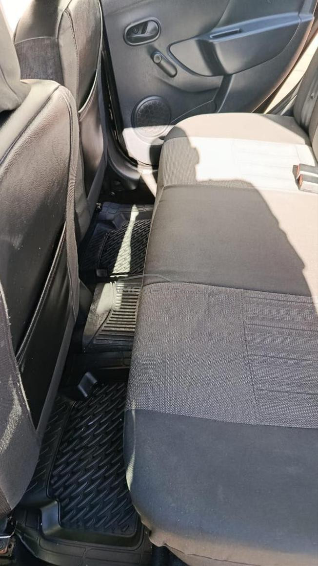 dacia logan ba9a n9ya 