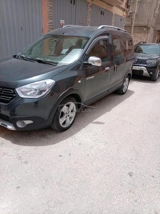 سيارة دوكير للبيع 