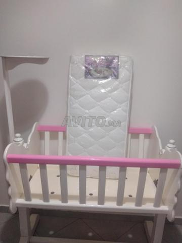 Lit bébé fille avec matelas médical - 2