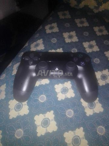 Manette PlayStation 4 avec son chargeur et sa boîte - 2