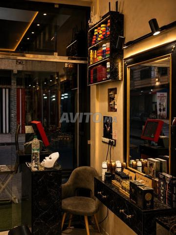 Salon de coiffure homme premium équipé à Deroua