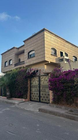 Magnifique villa à vendre d’Al Hadika