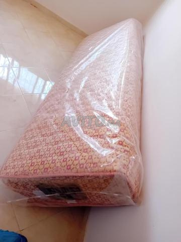 5 matelas Mesidor neufs 2m