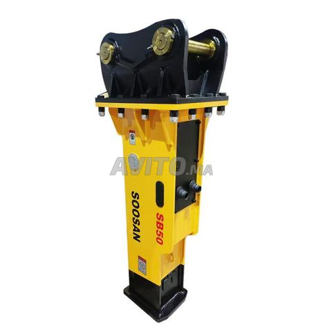 مطرقة هيدروليكية SOOSAN SB 50 BOX ( 861 كجم )