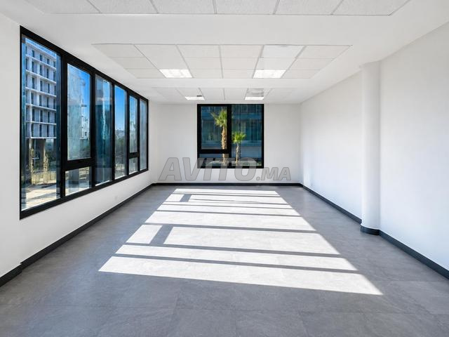 Magnifique Bureau de 77m2 à louer au cœur de CFC - 2