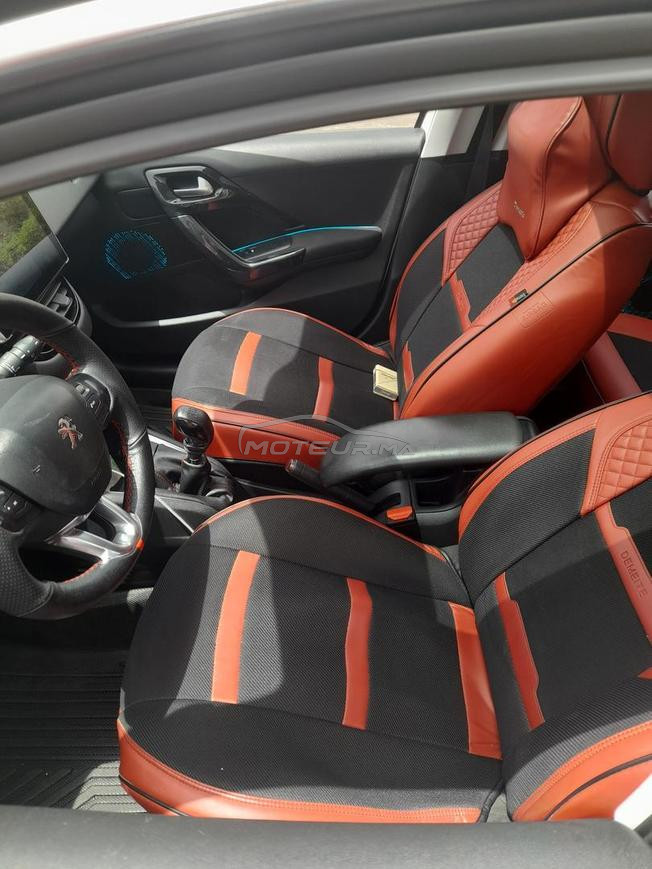 Peugeot 208 2017 toutes options 