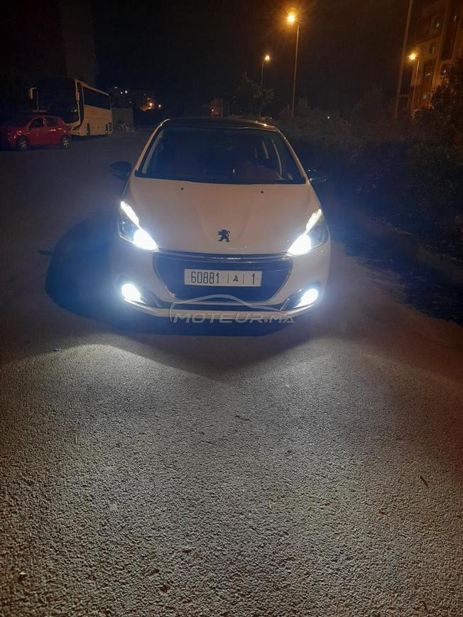 Peugeot 208 2017 toutes options 