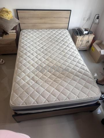 Je mets en vente lit pour chambre à coucher