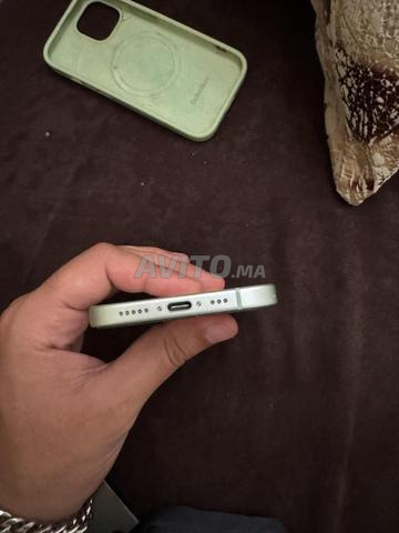 iPhone 15 normal couleur verte - 2
