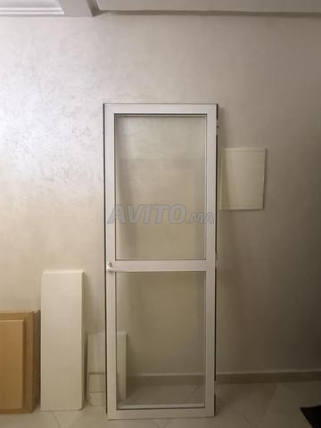 Porte en aluminium blanc avec vitrage 75/210