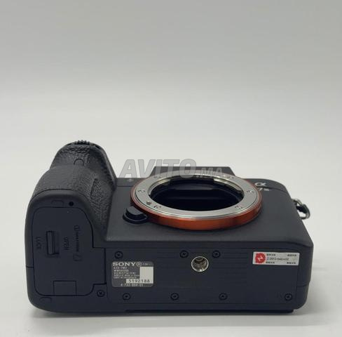 سوني A7iii جديدة بثلاث بطاريات - 2