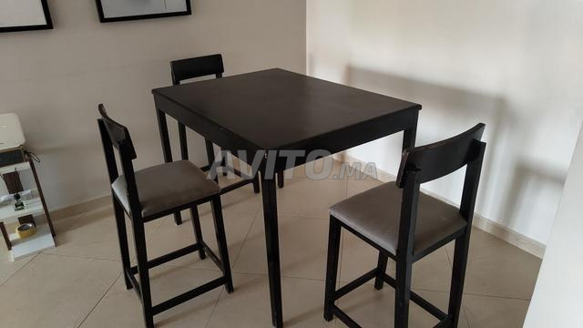 طاولة طعام مع 3 كراسي