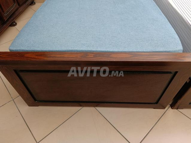 2 Lits Simples à Vendre / بيع سريرين بحالة جيدة - 2