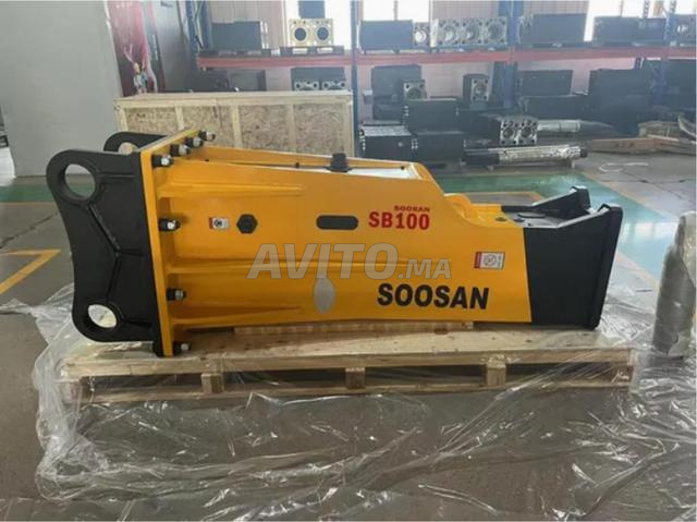 مطرقة هيدروليكية SOOSAN SB 100 BOX ( 2071 كجم ) - 2
