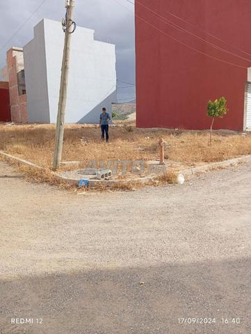 Terrain en forme de fourche, 2 façades, ensoleillé et équipé